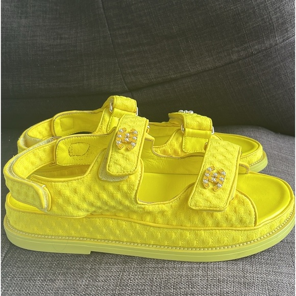 CHANEL Dad Sandals Cloth Tweed Sandals In Yellow Size 40 - Picture 4 of 8